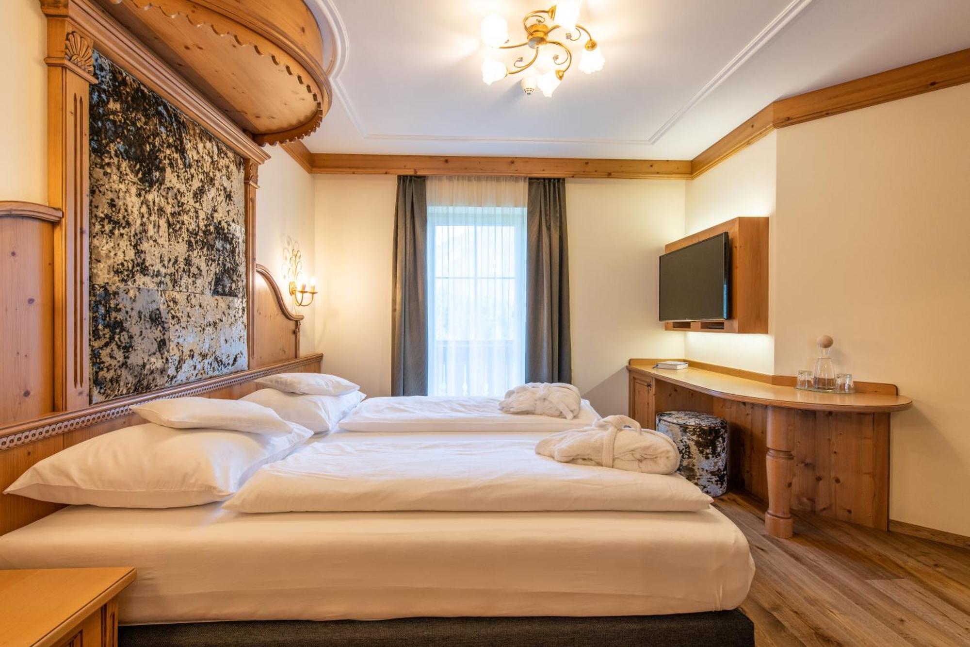 Hotel Albion Mountain Spa Resort Dolomites Ortisei Extérieur photo